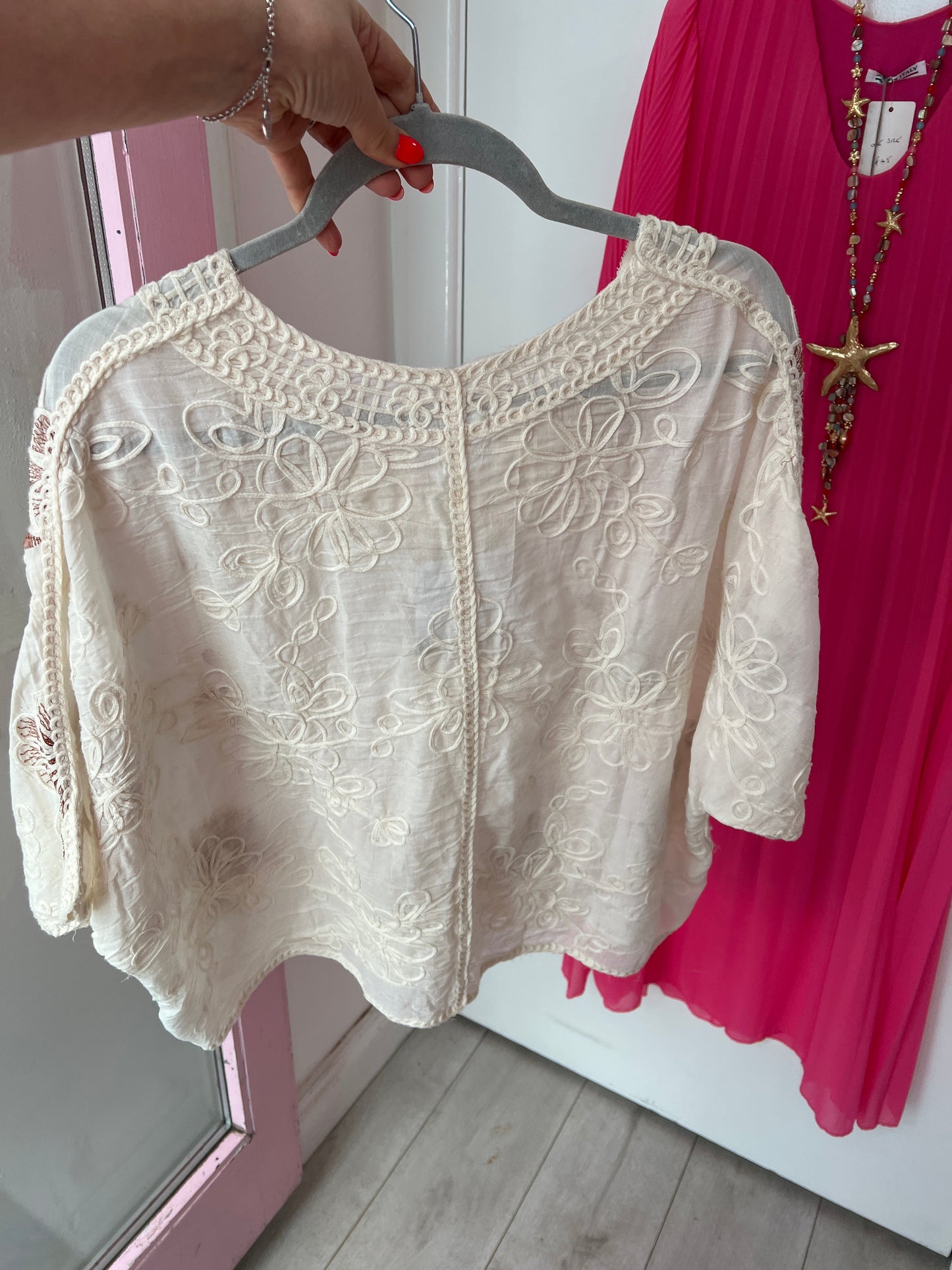 DECK Cream & Brown Embroidered Floral Top (One Size)