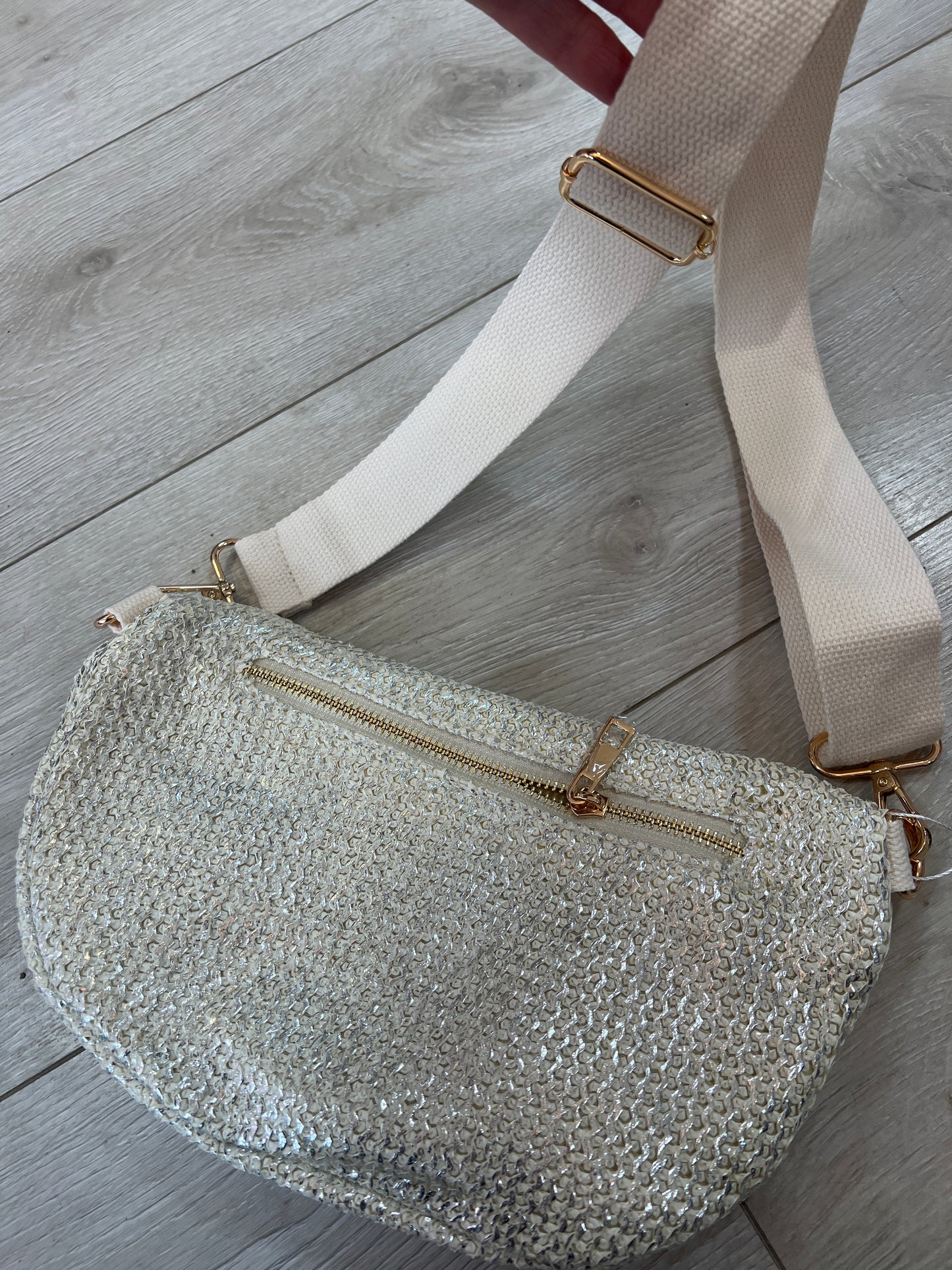 Summer Luxe Woven Crossbody Bag – Cream & Silver Metallic