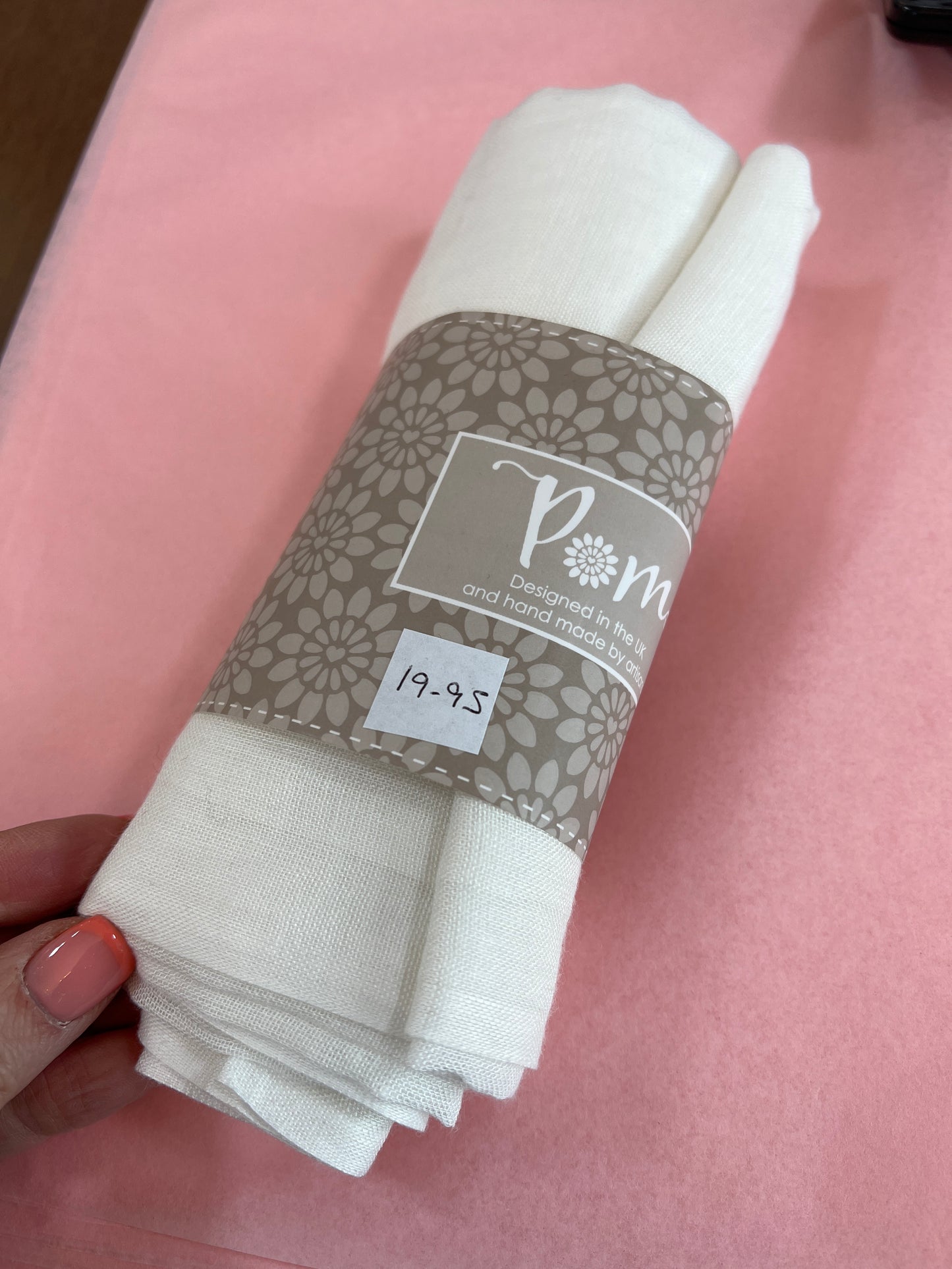 POM Off White Scarf With Fringing