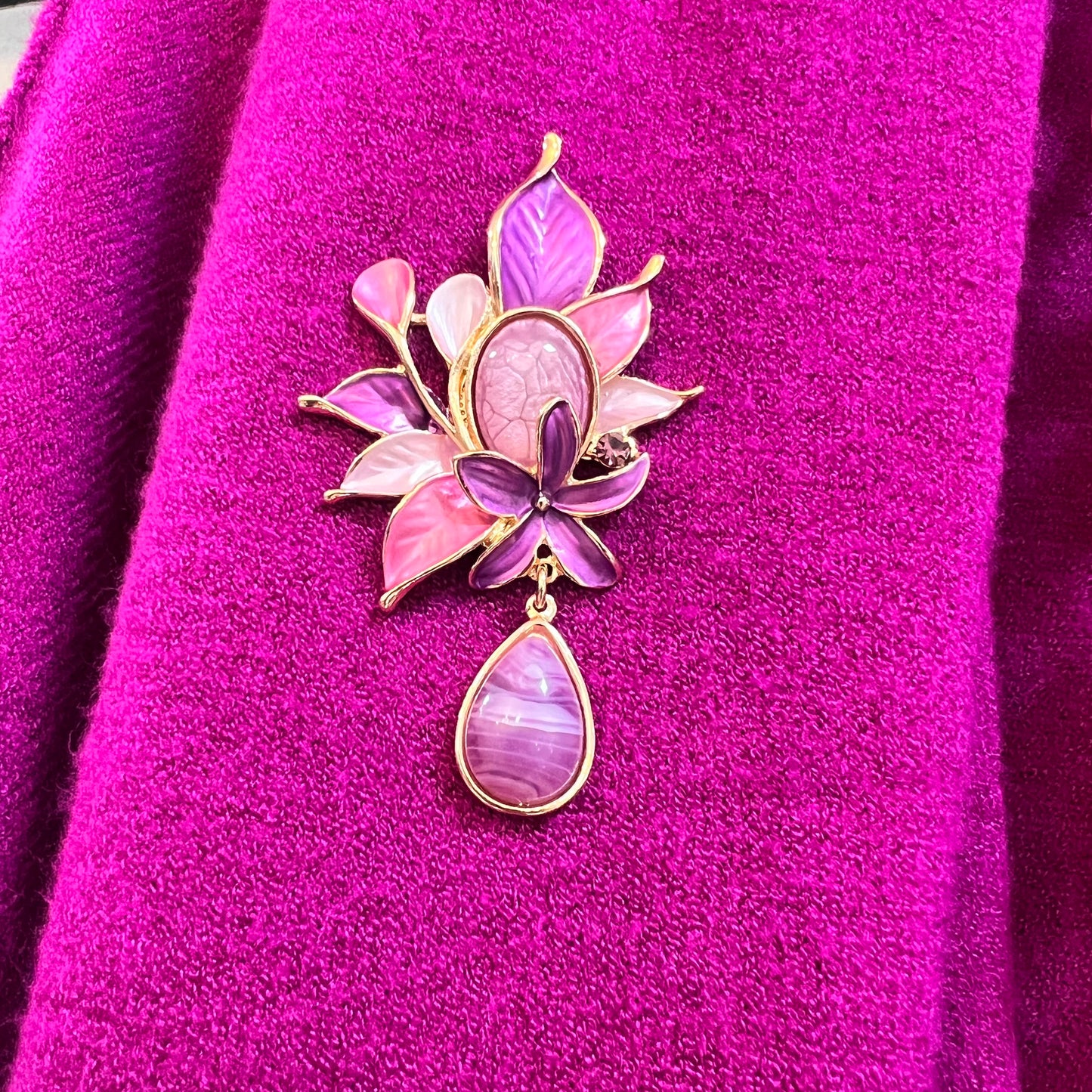 Magnetic Brooch Magenta/pink/Gold Floral Drop