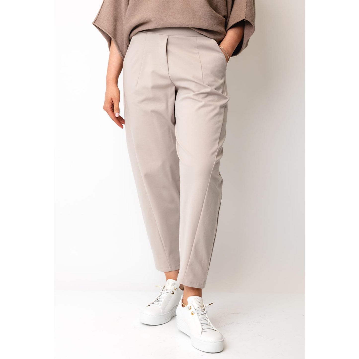 DECK Cotton & Elastane Barrel Trousers Taupe