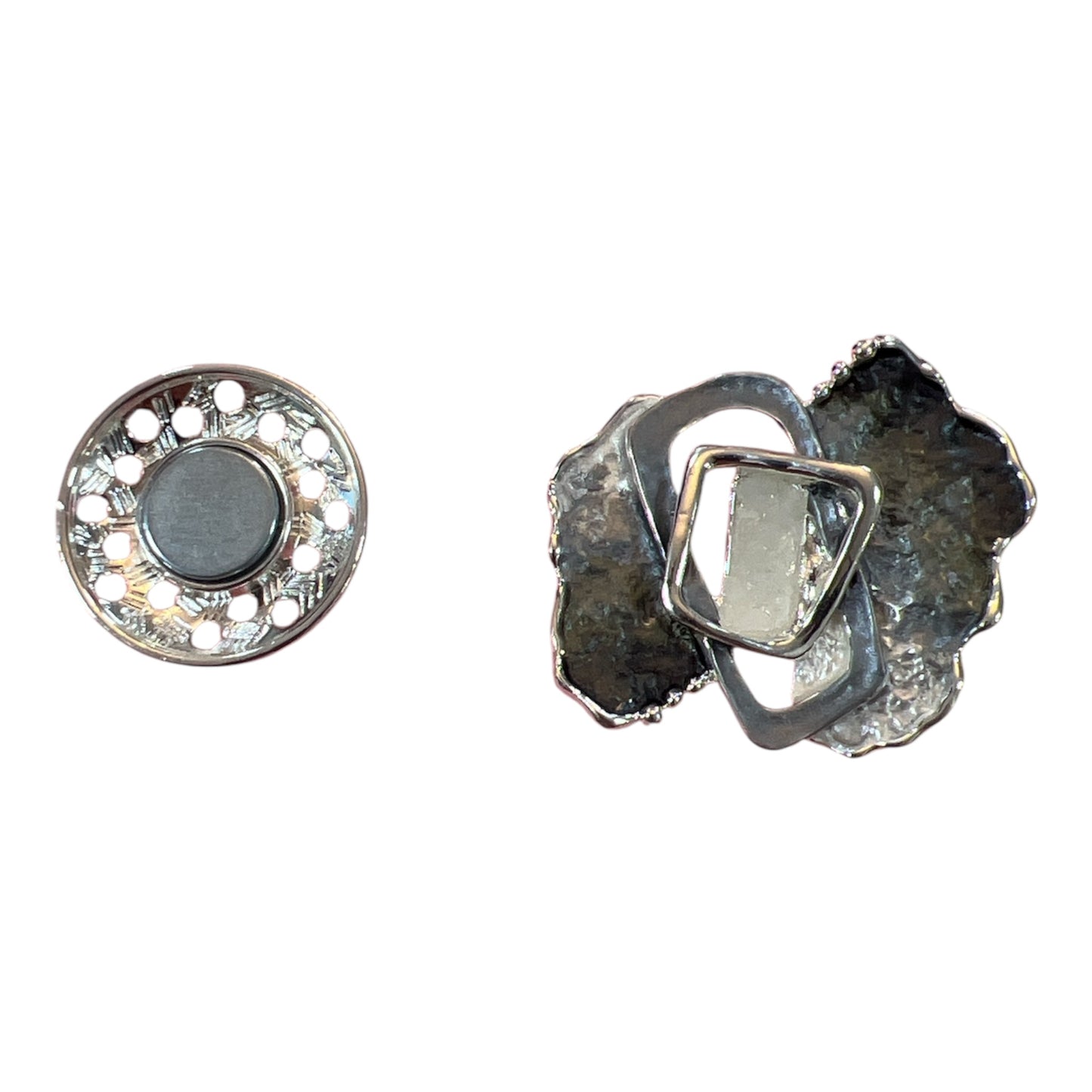 Magnetic Brooch Grey & Silver