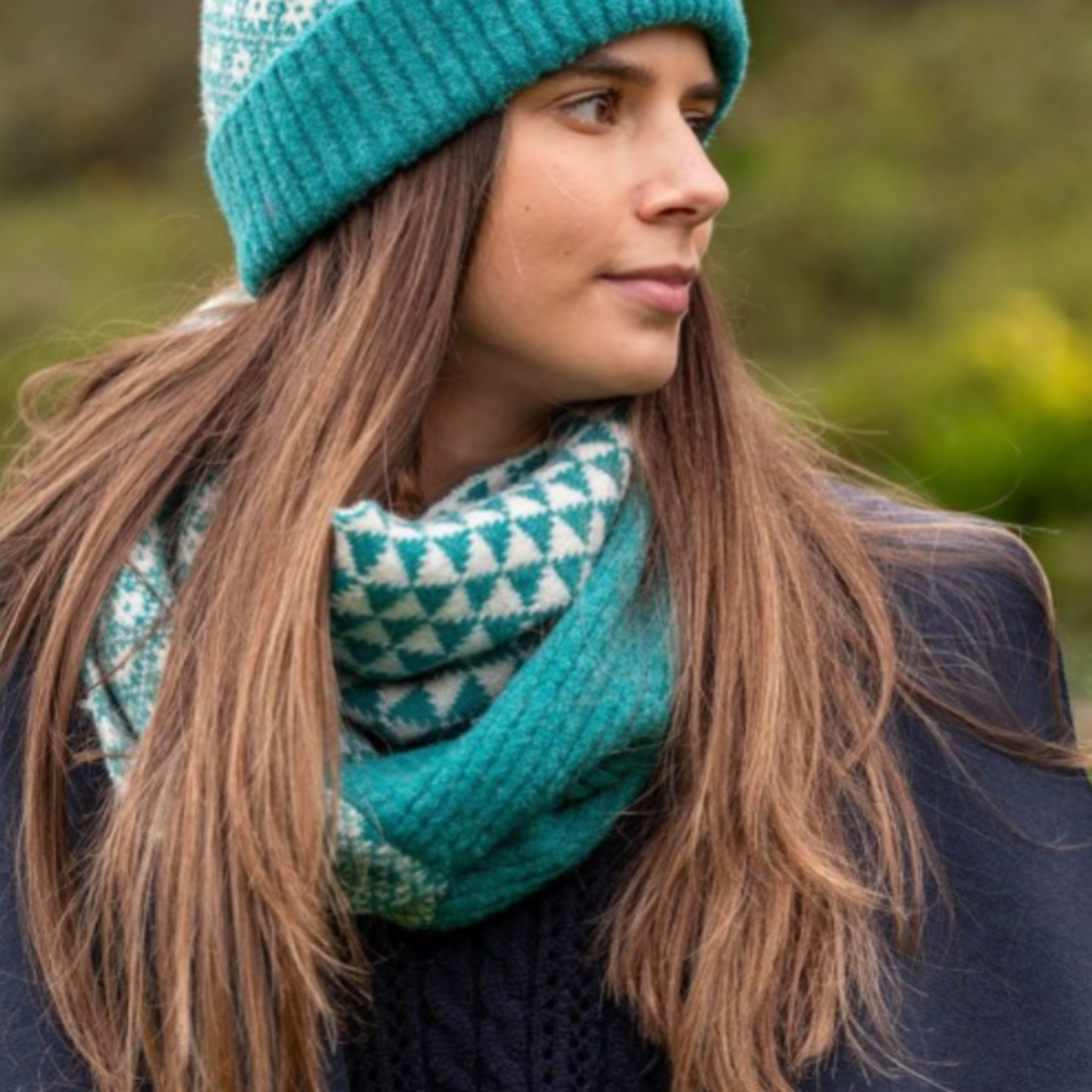POM Teal & White Check/Geometric Scarf & Hat Gift Set