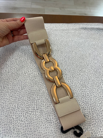 Beige Elasticated Belt Gold Curb Front