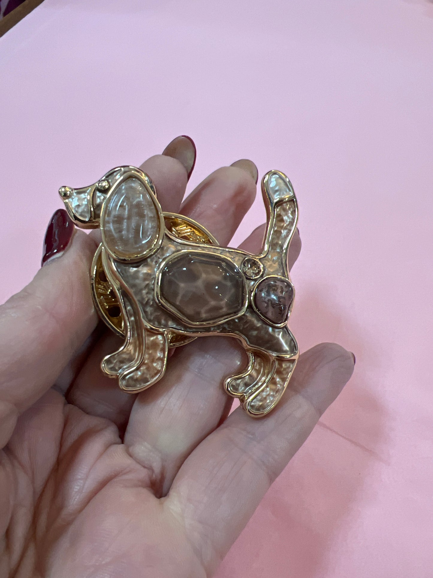 Magnetic Brooch Brown & Gold Dog
