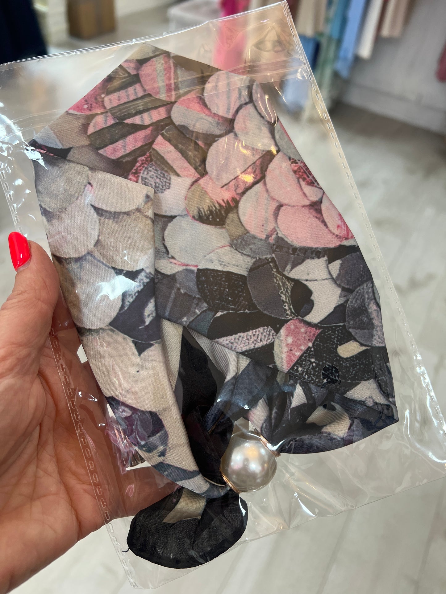 Magnetic Pearl Scarf Multicoloured (6 COLOURS)