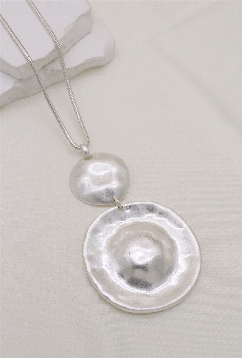 Long Metal Pendant Necklace (2 Colours)