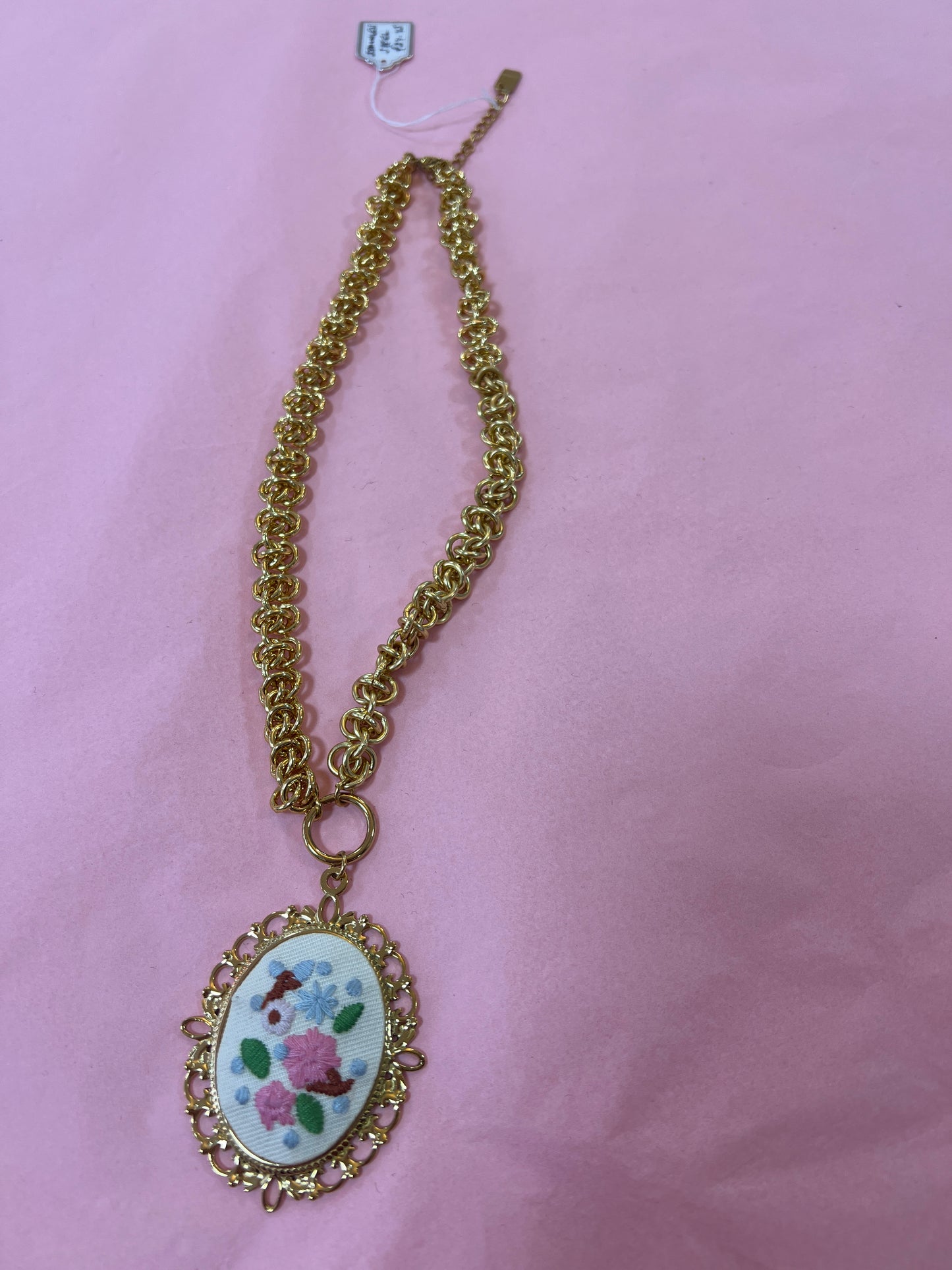 Vintage Bloom Pendant Necklace – Gold Stainless Steel