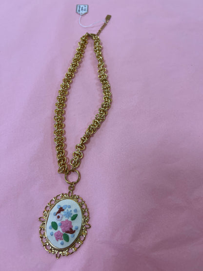 Vintage Bloom Pendant Necklace – Gold Stainless Steel