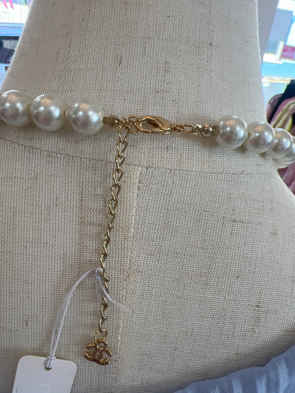 Luxe Pearl & Gold Statement Necklace