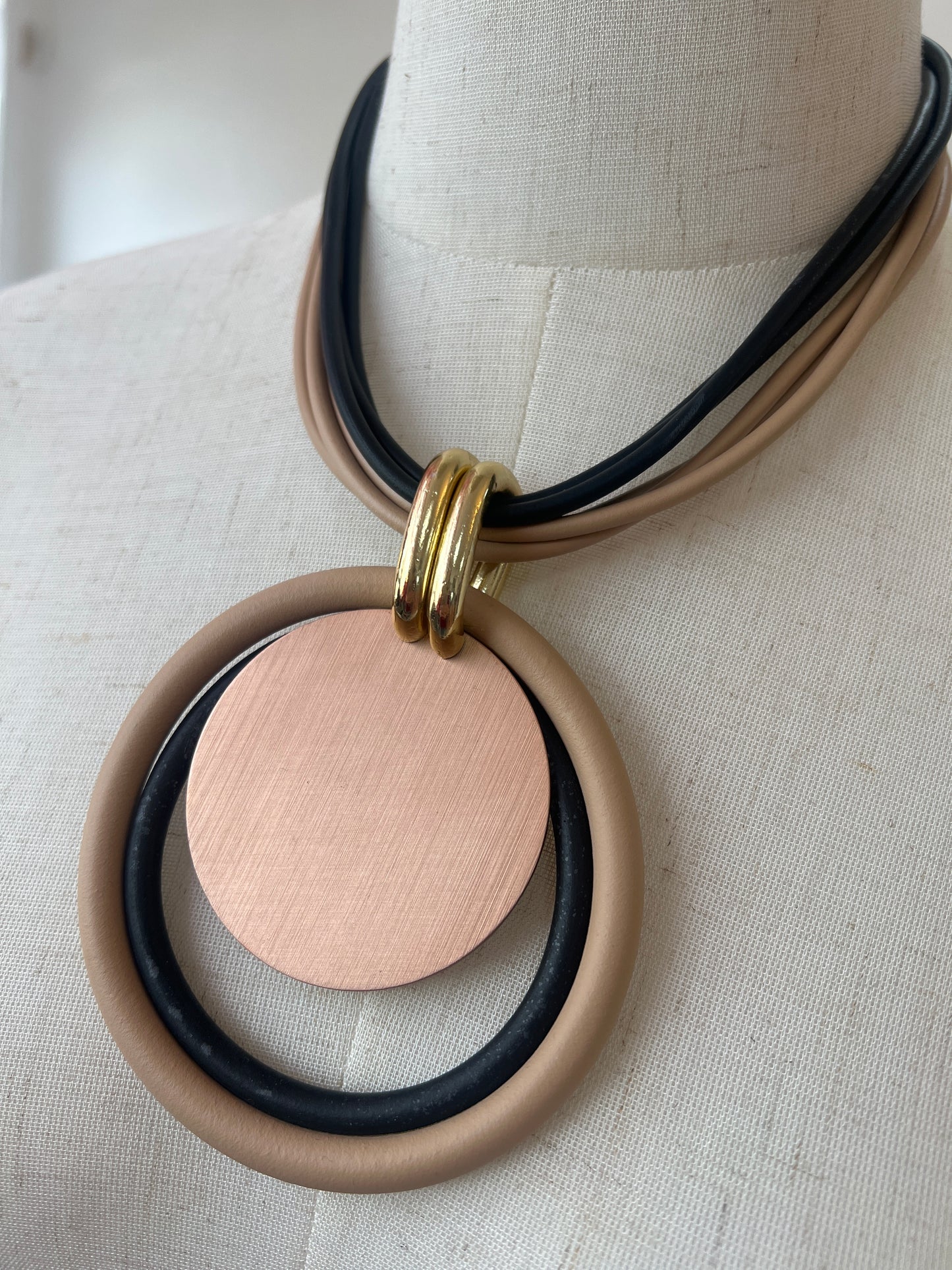 Modern Circular Statement Necklace Beige & Black