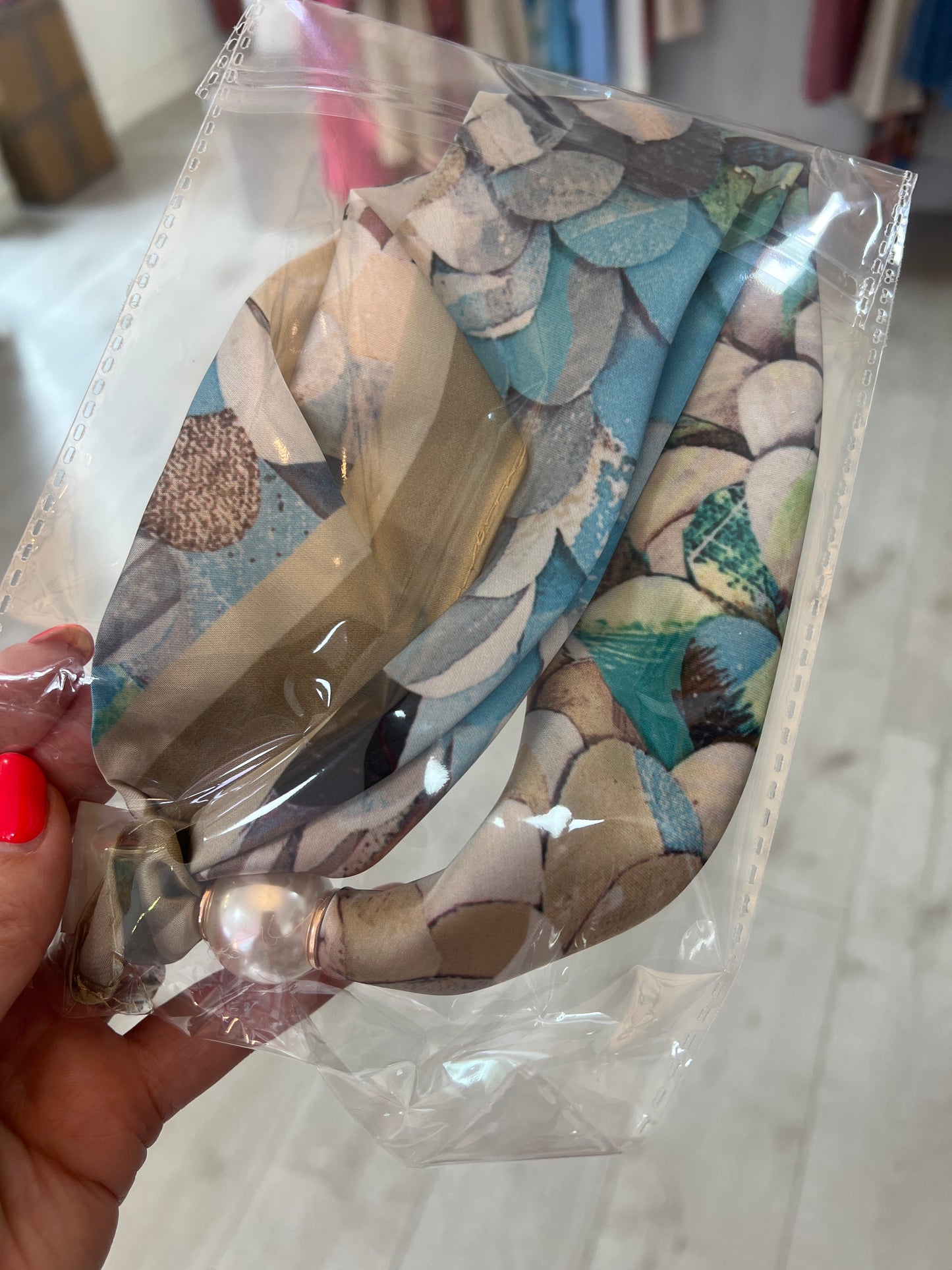 Magnetic Pearl Scarf Multicoloured (6 COLOURS)
