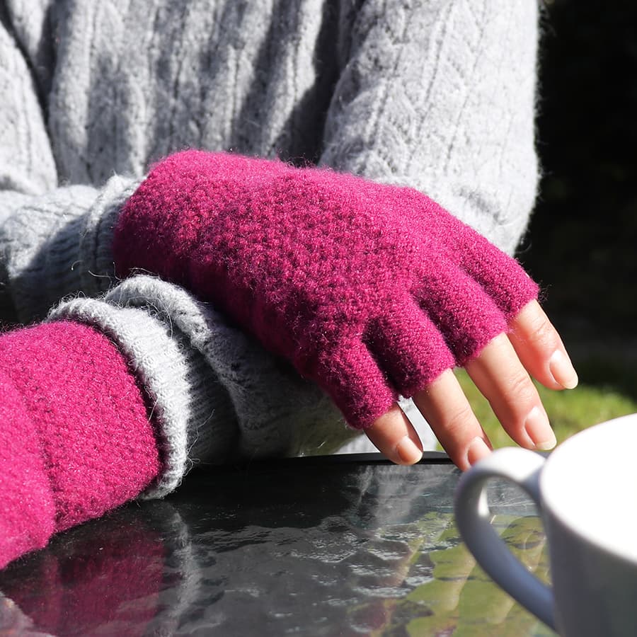 POM Magenta Fingerless Gloves