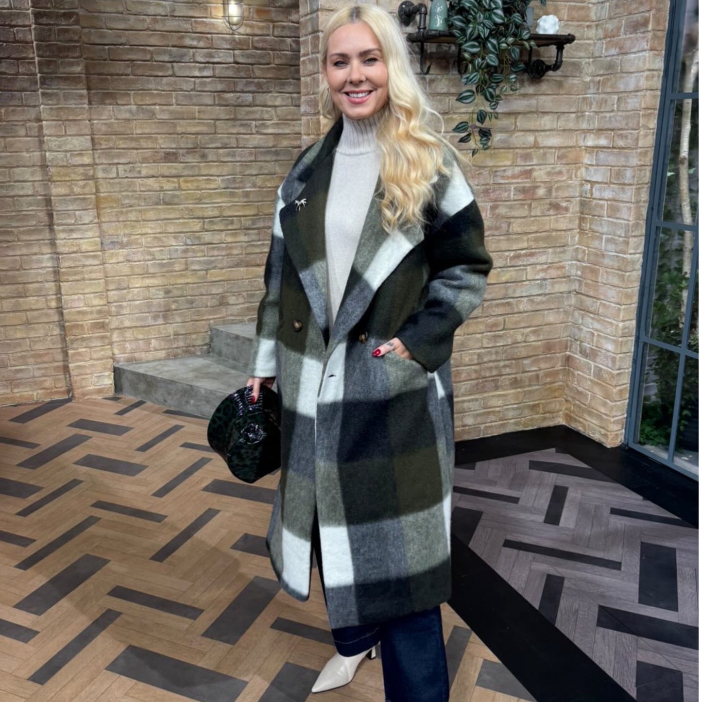 Checked Oversized Wool Coat Khaki Green & Cream