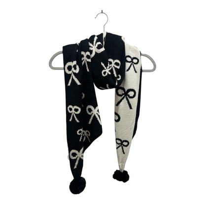 Black & White Scarf Bow Design Fur Pom Reversible