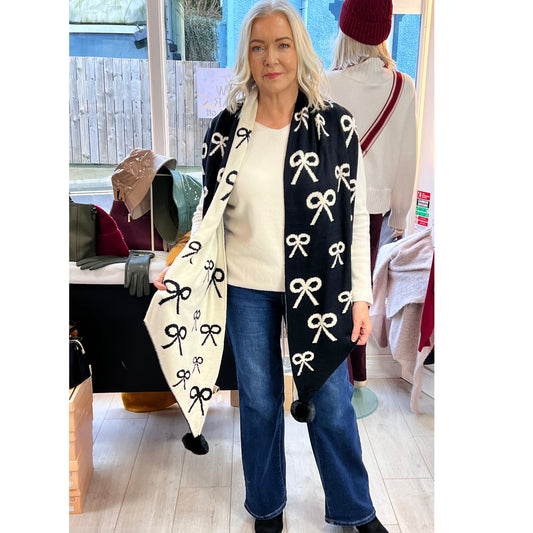 Black & White Scarf Bow Design Fur Pom Reversible