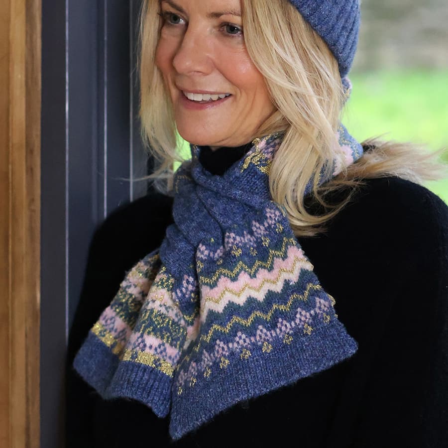 POM Hat & Scarf Set Blue Zig Zag