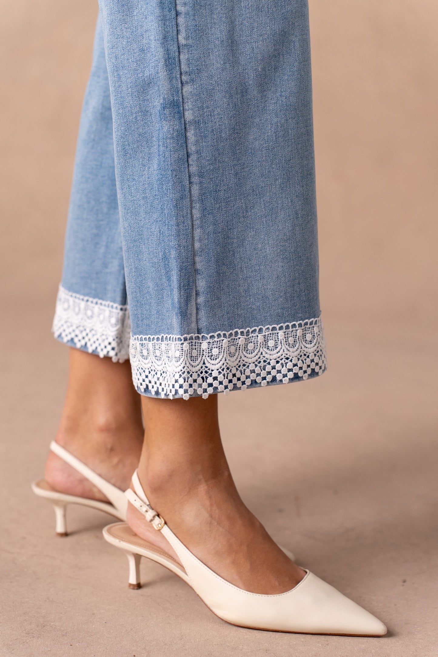 Lace Hem Flare Denim Cropped Jeans (Size 6)