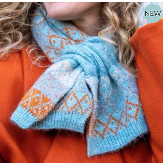 POM Recycled blend rust diamond knit pull through scarf