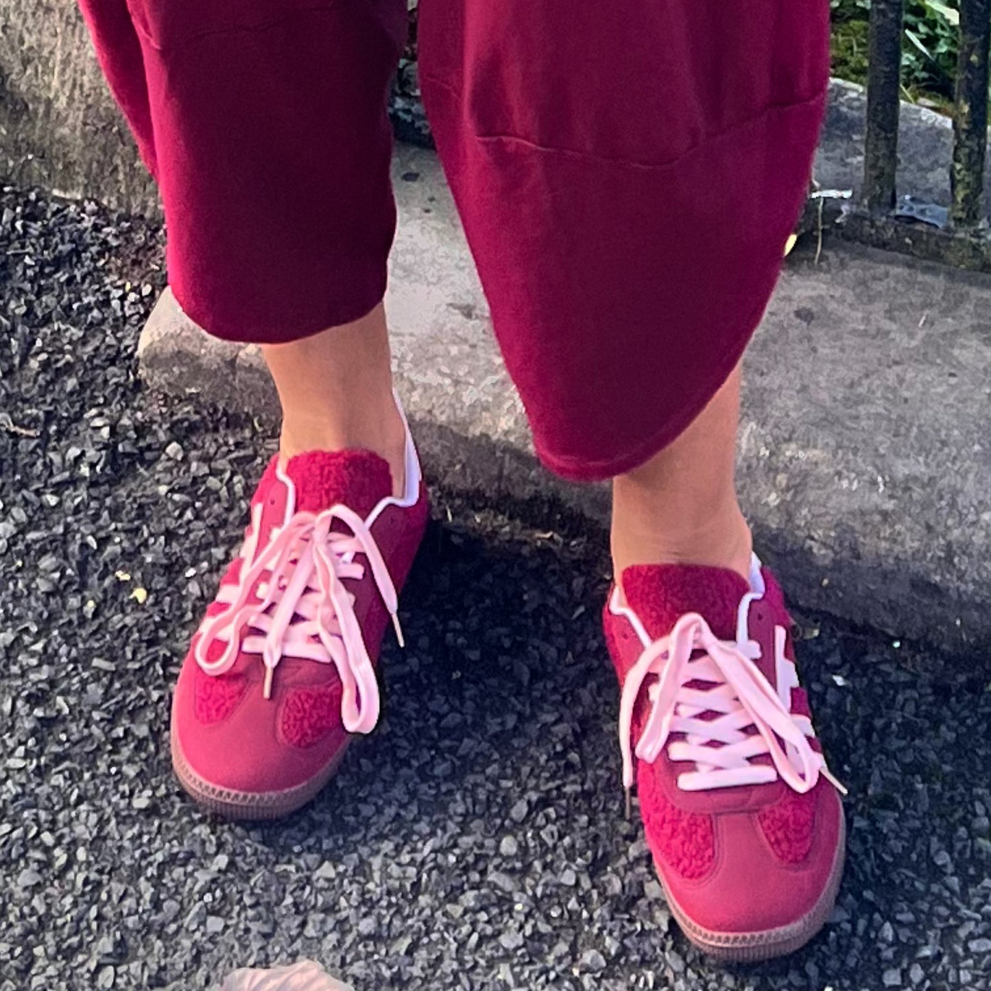 Wine Boucle Trainers Pink Laces