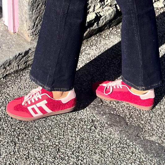 Wine Boucle Trainers Pink Laces