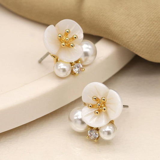 POM Faux gold plated flower pearl cluster studs