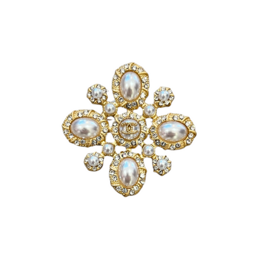 Pearl & Gold Vintage Style Pin Brooch