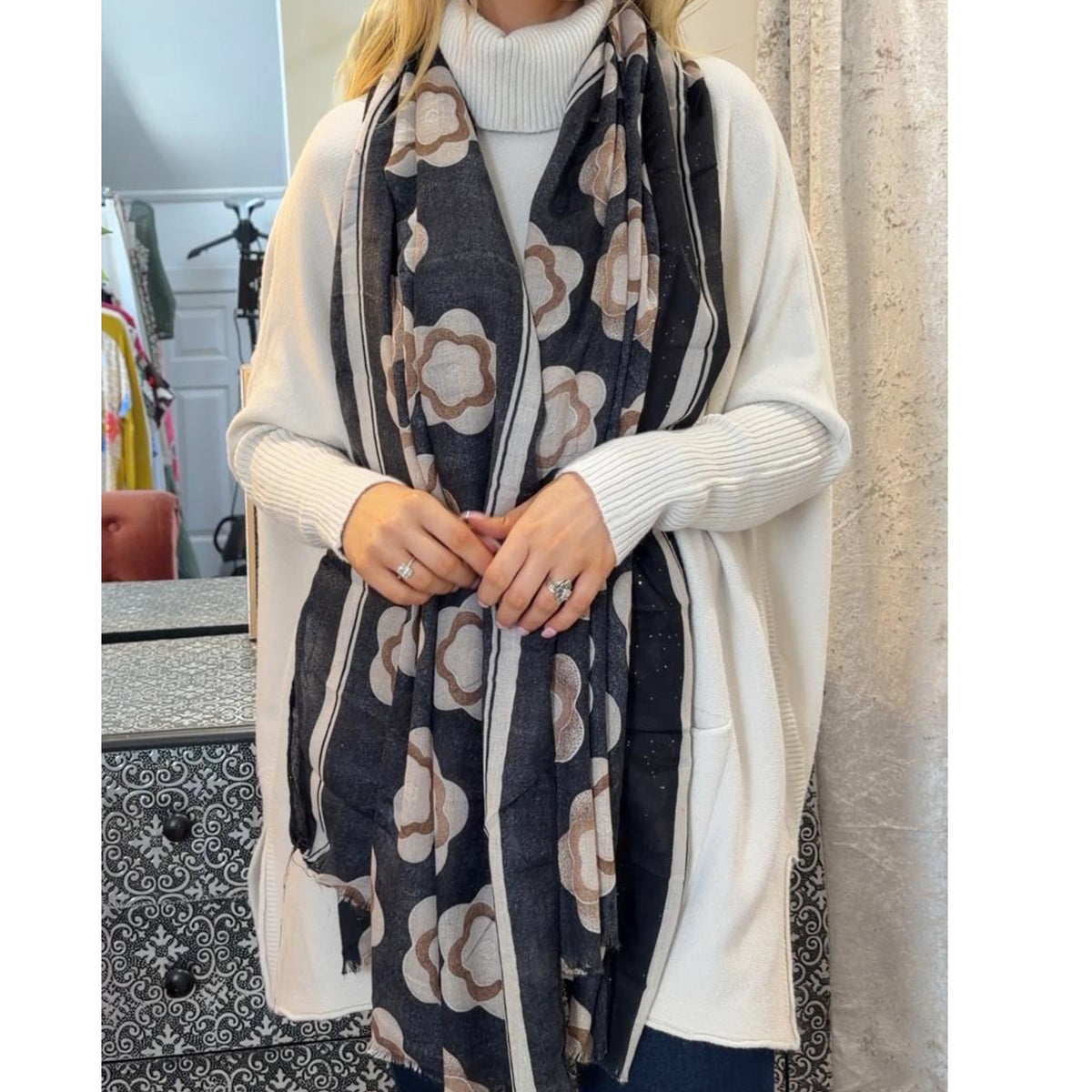 Floral Motif Scarf Gold Lurex Speckles (2 Colours)